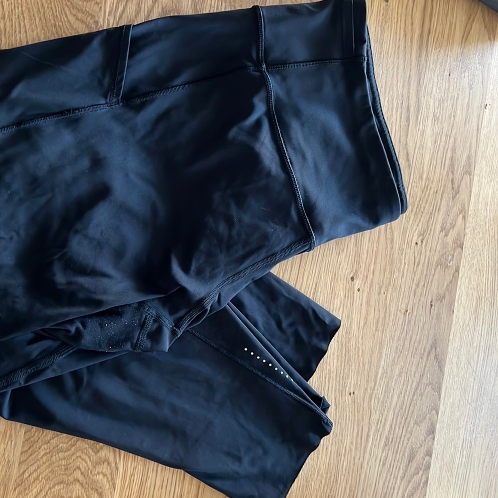 Lululemon crops